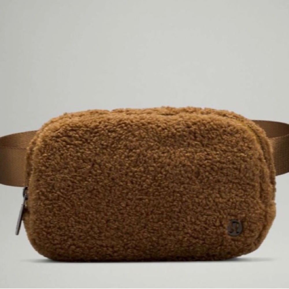 Lululemon Everywhere Belt Bag (2021) (NWT)